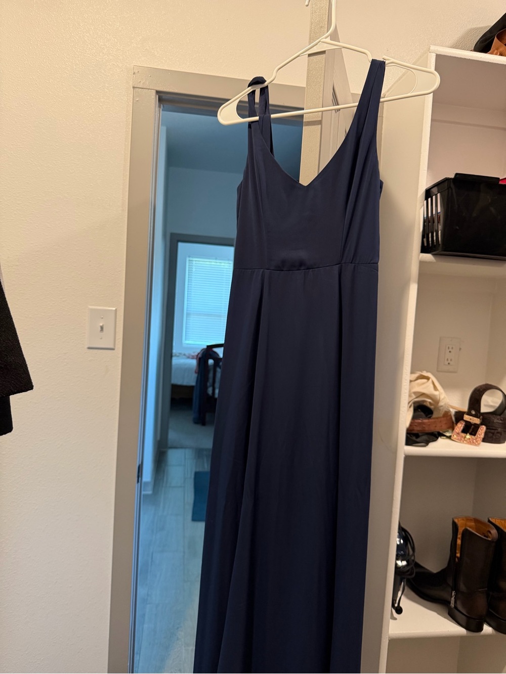 Classic Navy V-Neck Maxi Dress - Elegant Evening Wear
